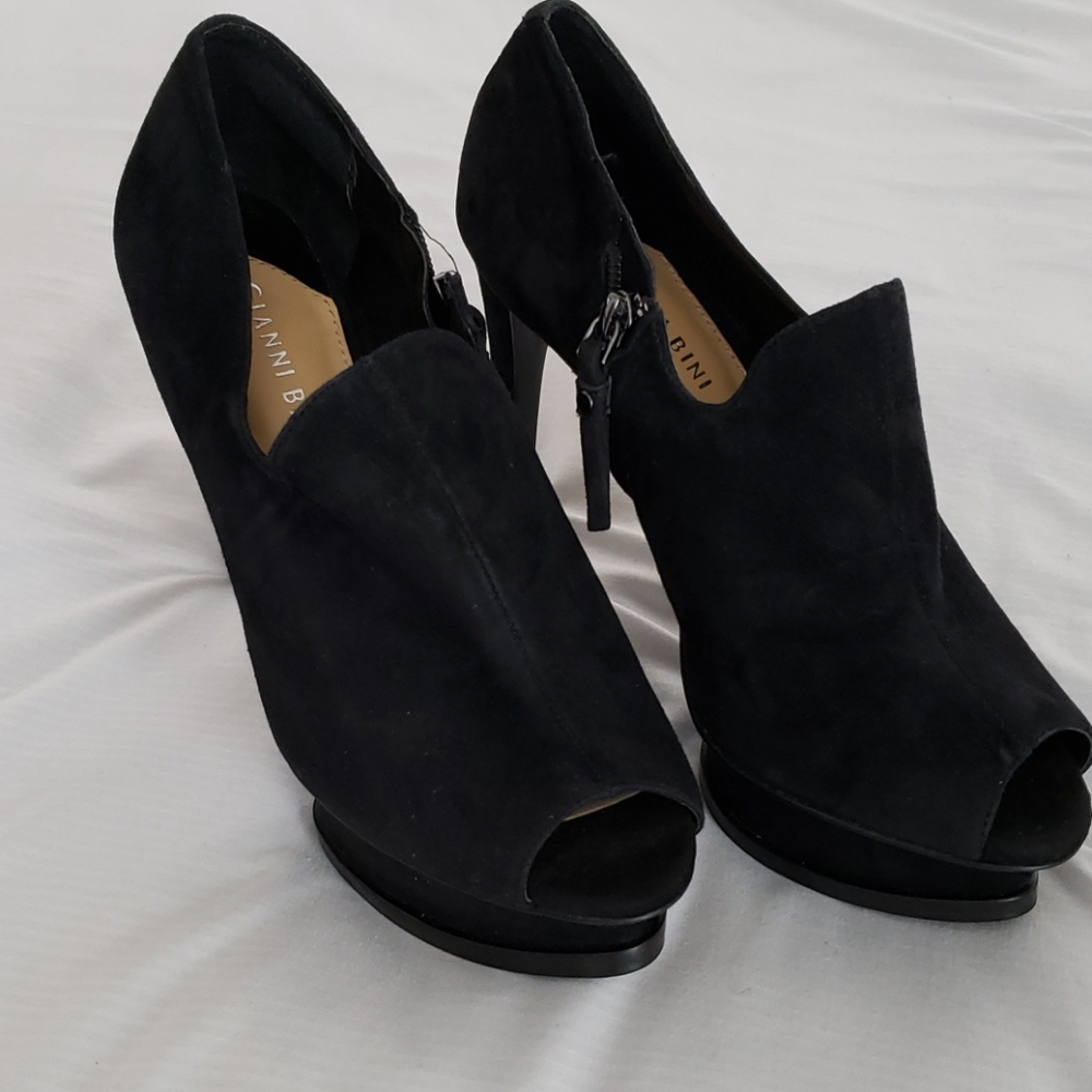Gianni Bini Velvet Open Toe Platform Heels